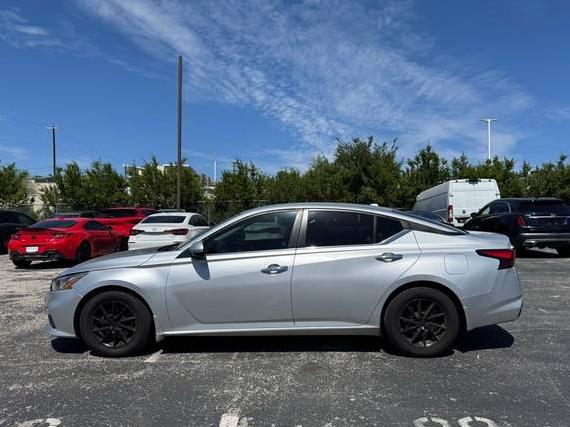 NISSAN ALTIMA 2019 1N4BL4BV2KC104061 image