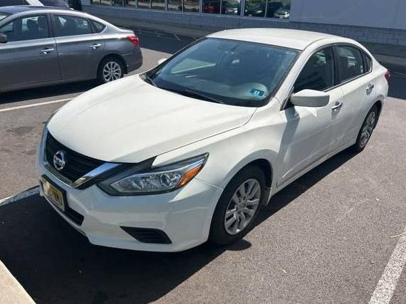 NISSAN ALTIMA 2018 1N4AL3AP8JC167351 image