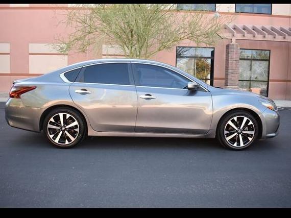 NISSAN ALTIMA 2018 1N4AL3APXJC232314 image