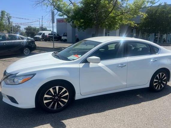 NISSAN ALTIMA 2018 1N4AL3AP1JC268229 image