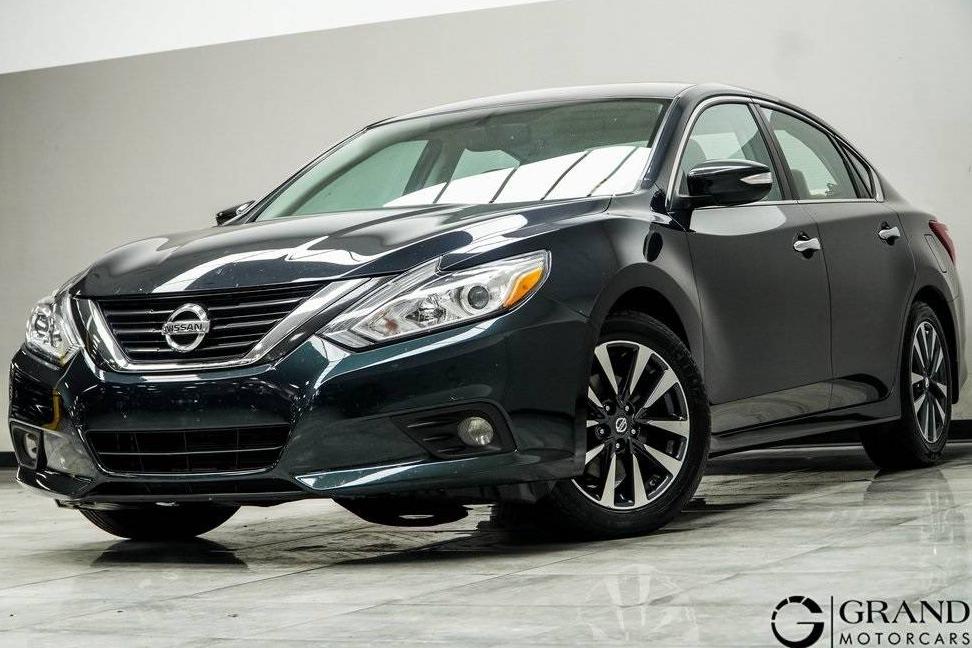 NISSAN ALTIMA 2017 1N4AL3AP5HC133586 image