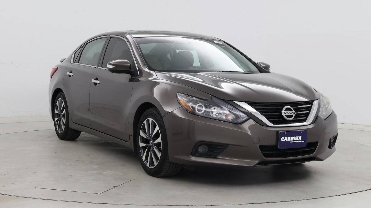 NISSAN ALTIMA 2017 1N4AL3AP7HC269587 image