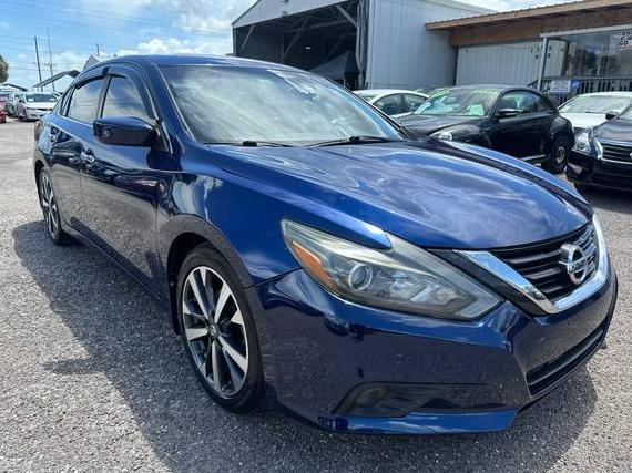 NISSAN ALTIMA 2017 1N4AL3AP3HC196654 image