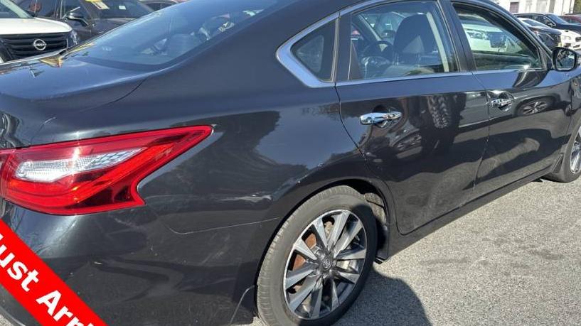 NISSAN ALTIMA 2017 1N4AL3AP0HC110345 image