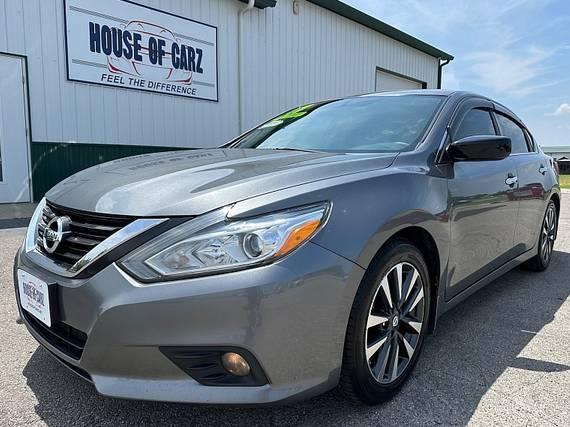NISSAN ALTIMA 2017 1N4AL3AP0HN305169 image