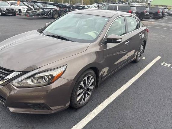 NISSAN ALTIMA 2017 1N4AL3AP2HC275300 image