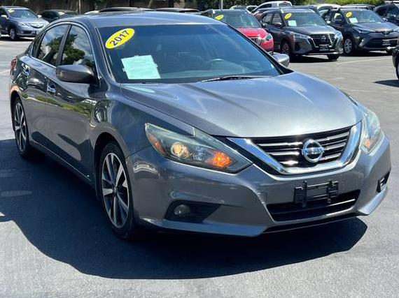 NISSAN ALTIMA 2017 1N4AL3AP9HC290781 image