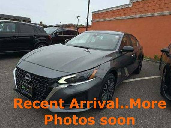NISSAN ALTIMA 2025 1N4BL4DW4SN335456 image