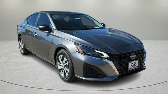 NISSAN ALTIMA 2025 1N4BL4BV5SN305828 image