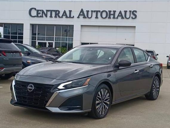 NISSAN ALTIMA 2025 1N4BL4DV8SN303827 image