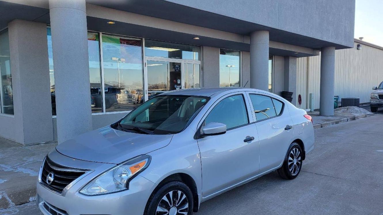 NISSAN VERSA 2019 3N1CN7AP9KL821772 image