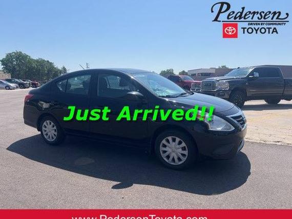 NISSAN VERSA 2019 3N1CN7AP1KL828554 image
