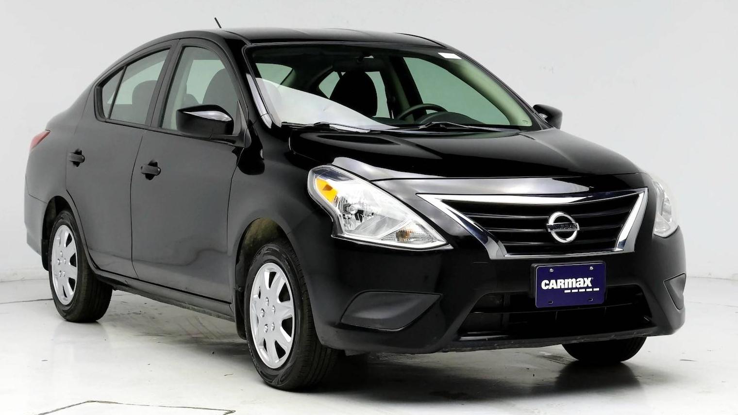 NISSAN VERSA 2019 3N1CN7AP7KL810012 image