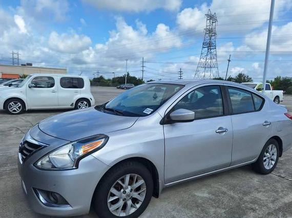 NISSAN VERSA 2019 3N1CN7AP3KL880851 image