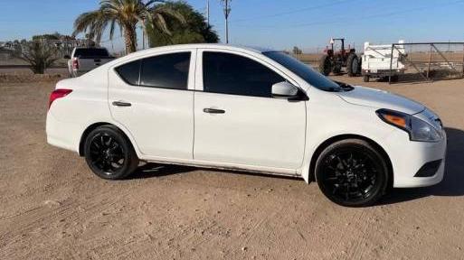 NISSAN VERSA 2019 3N1CN7AP5KL816312 image