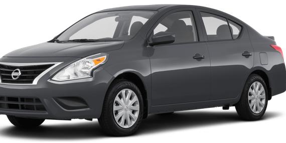 NISSAN VERSA 2018 3N1CN7AP1JL814832 image