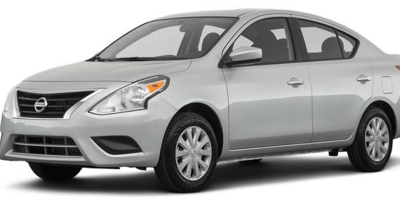 NISSAN VERSA 2018 3N1CN7AP0JL823635 image