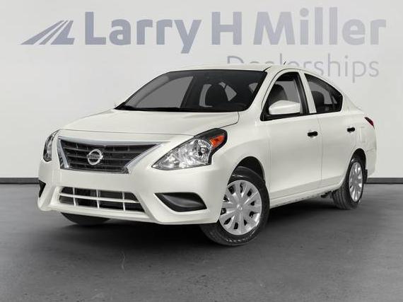 NISSAN VERSA 2018 3N1CN7AP6JL878123 image