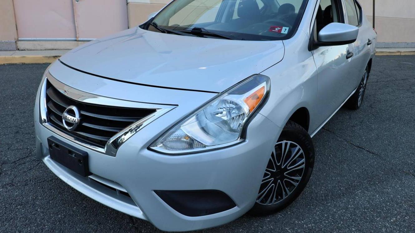 NISSAN VERSA 2018 3N1CN7AP6JL866702 image