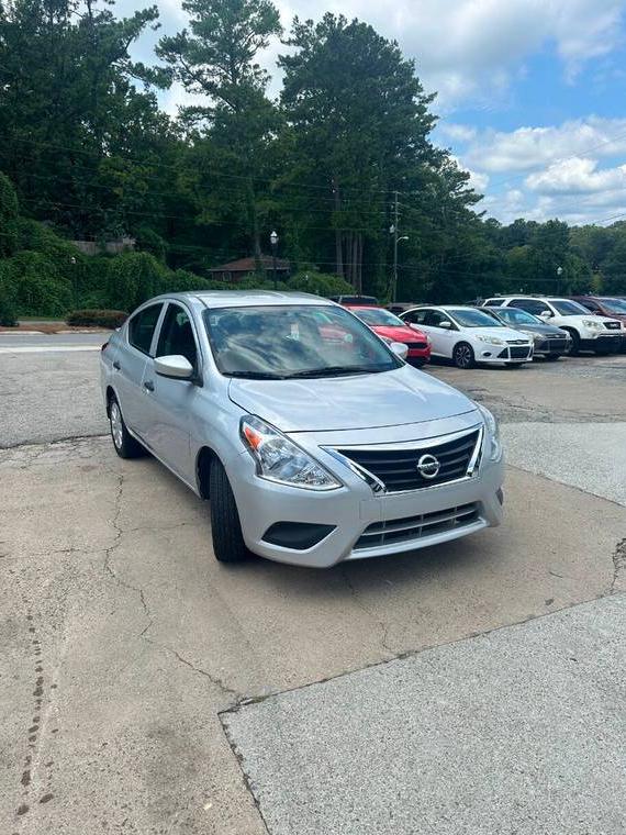NISSAN VERSA 2018 3N1CN7APXJL825554 image
