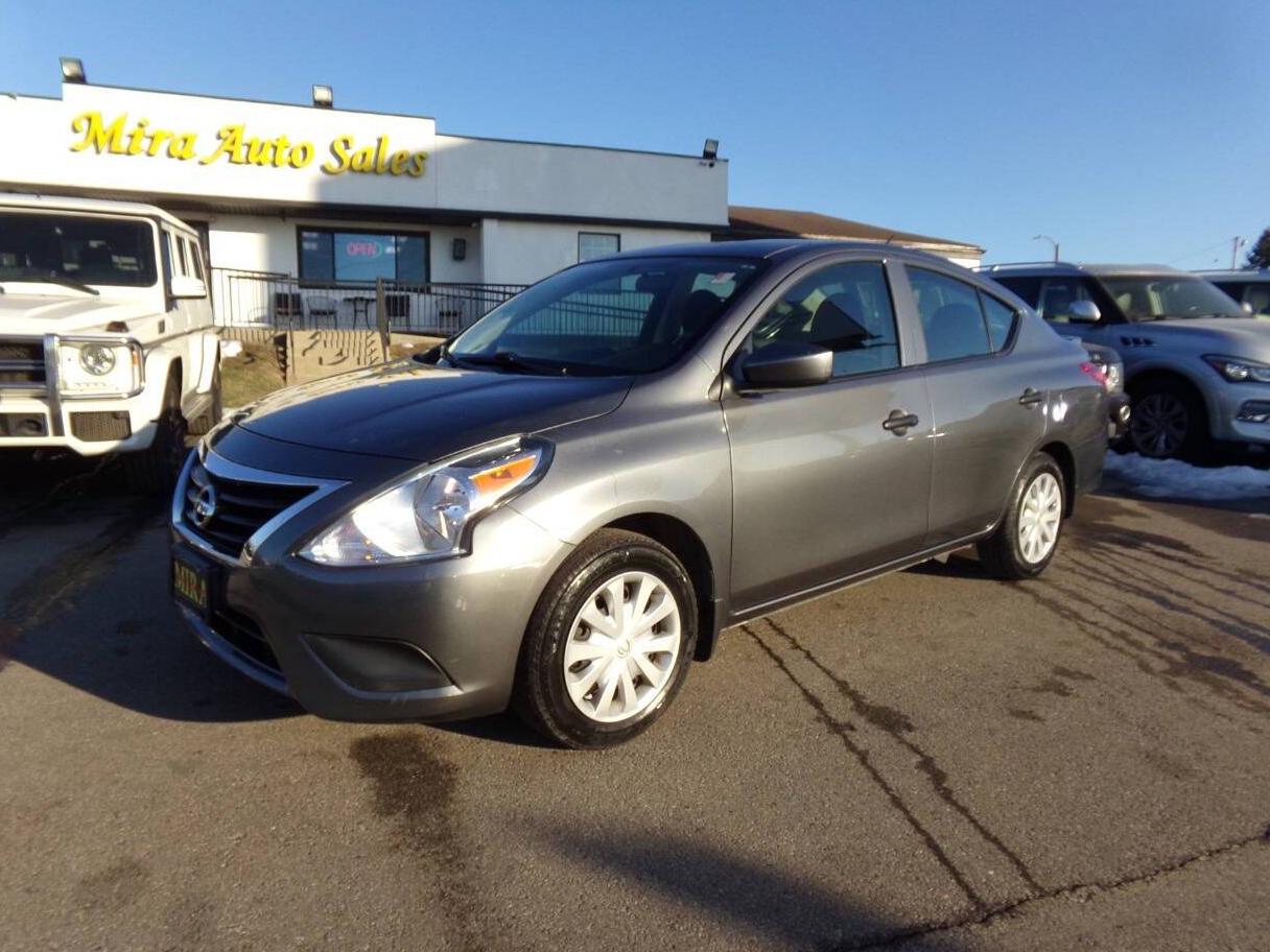 NISSAN VERSA 2018 3N1CN7AP3JL813715 image