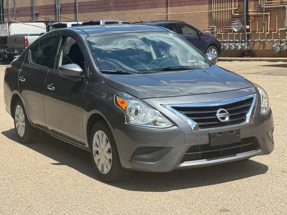 NISSAN VERSA 2018 3N1CN7AP4JL813755 image