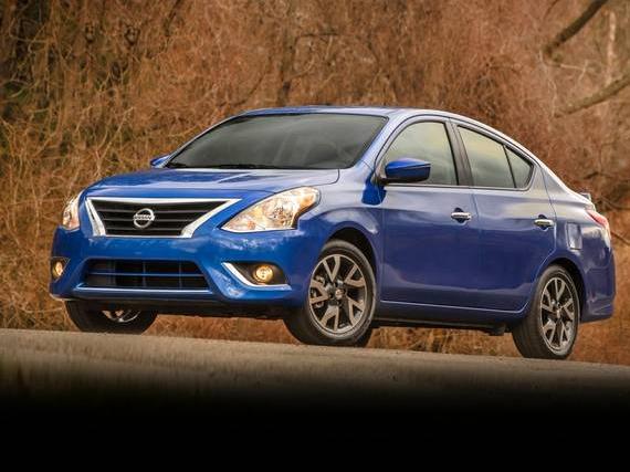 NISSAN VERSA 2018 3N1CN7AP4JL875978 image