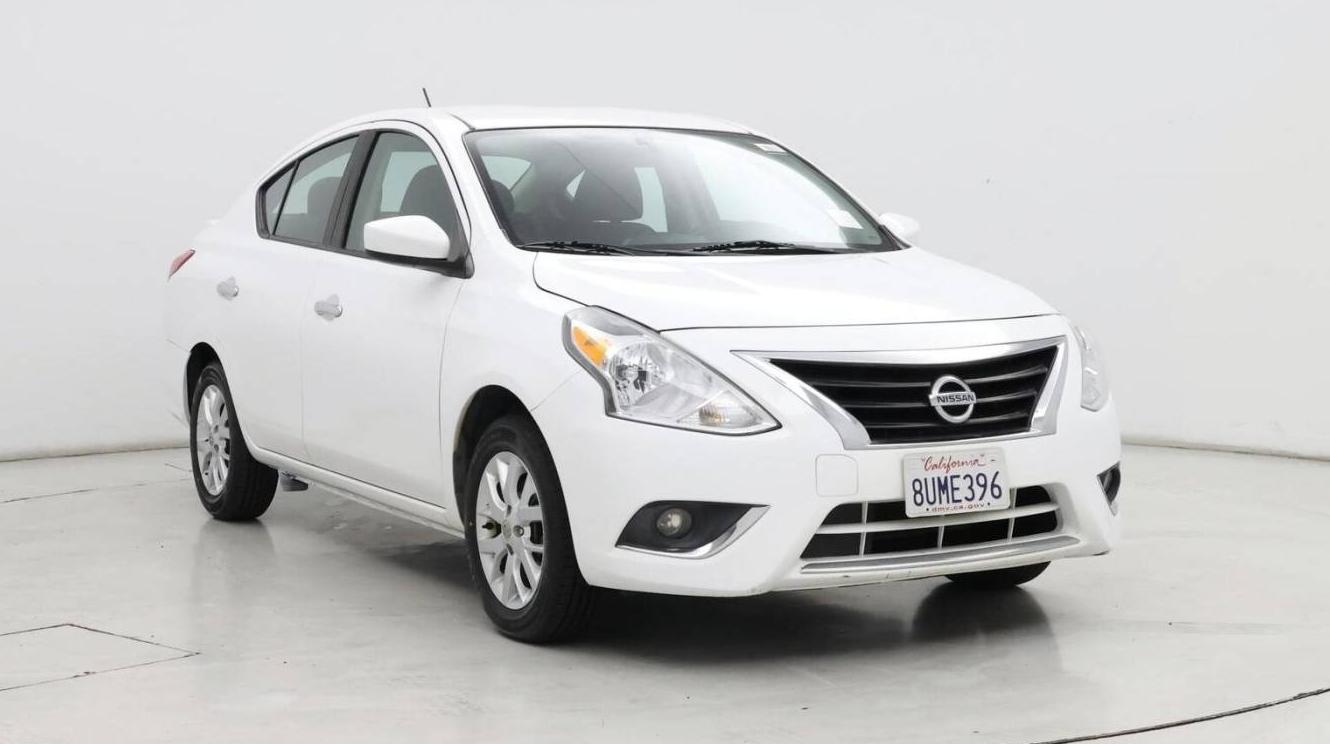 NISSAN VERSA 2018 3N1CN7AP0JL807855 image