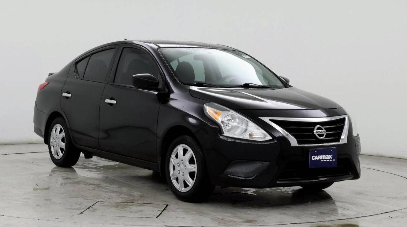 NISSAN VERSA 2018 3N1CN7AP0JL882829 image