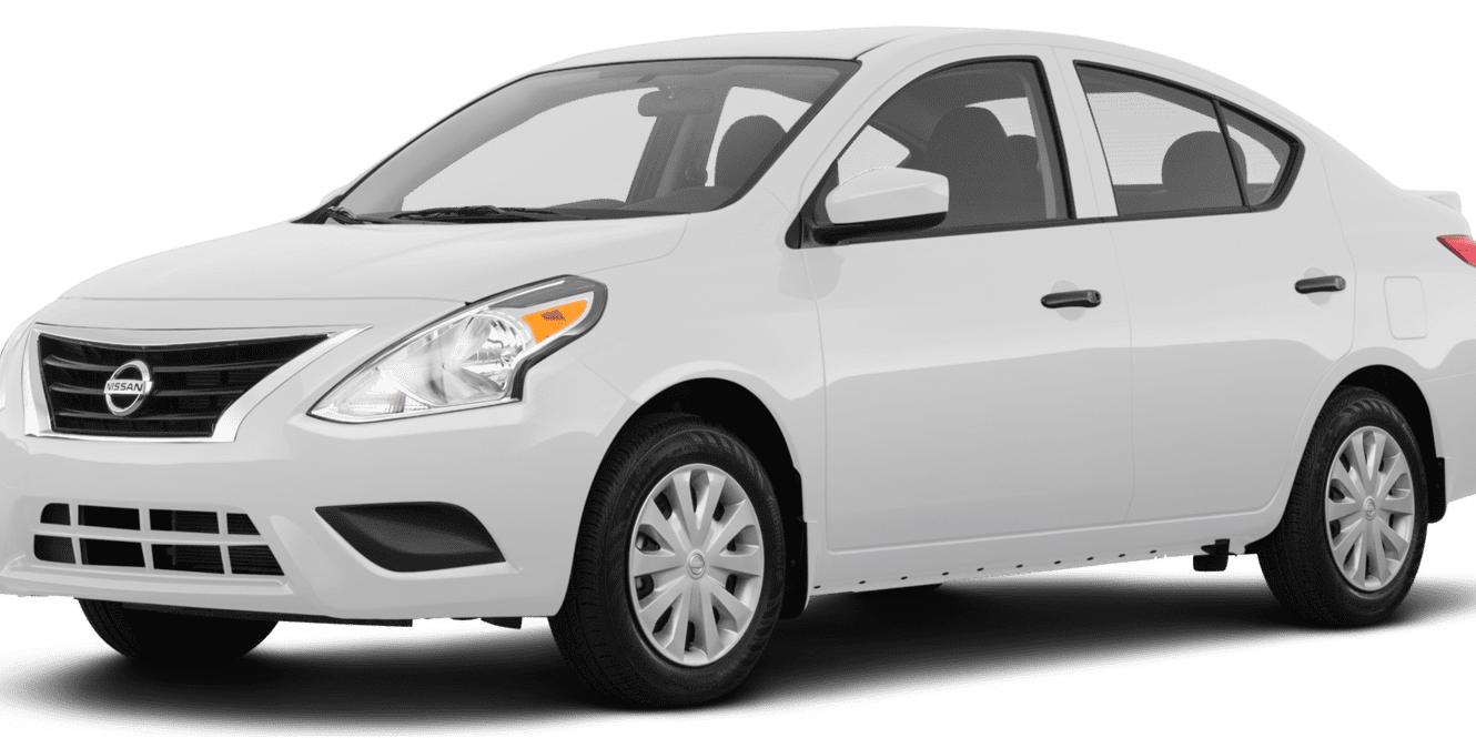 NISSAN VERSA 2018 3N1CN7APXJL810228 image