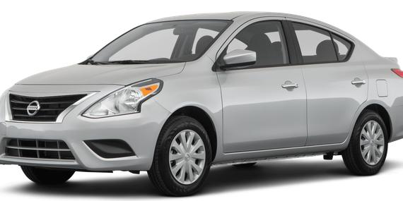 NISSAN VERSA 2018 3N1CN7AP1JL882709 image