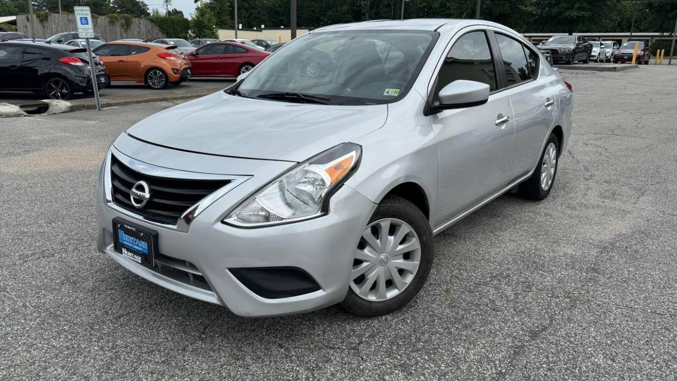 NISSAN VERSA 2018 3N1CN7AP4JK438357 image