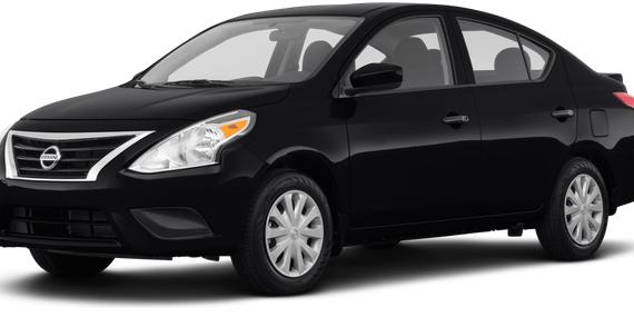 NISSAN VERSA 2018 3N1CN7AP0JL816975 image