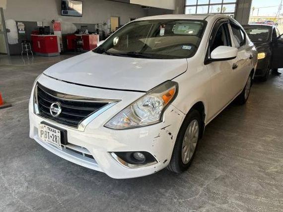 NISSAN VERSA 2018 3N1CN7AP8JL887812 image