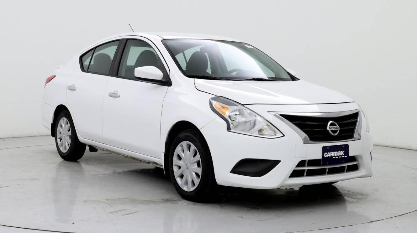 NISSAN VERSA 2018 3N1CN7AP6JL818813 image