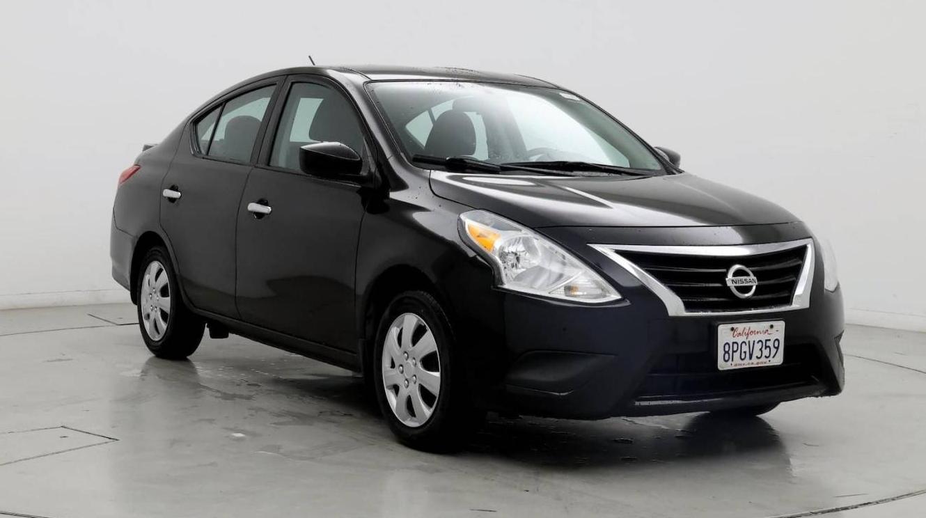 NISSAN VERSA 2018 3N1CN7AP5JL863256 image