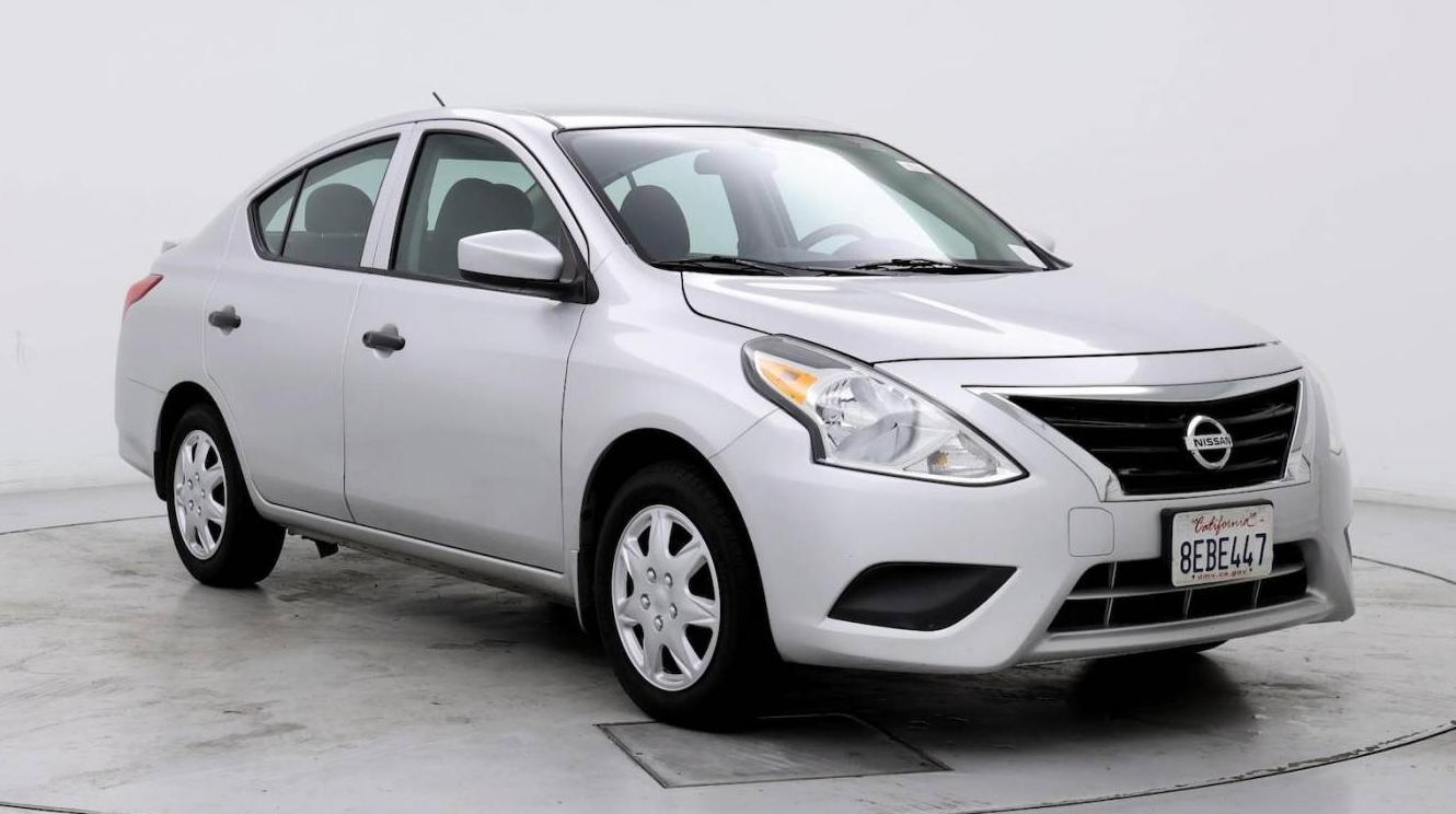 NISSAN VERSA 2018 3N1CN7AP6JL837328 image