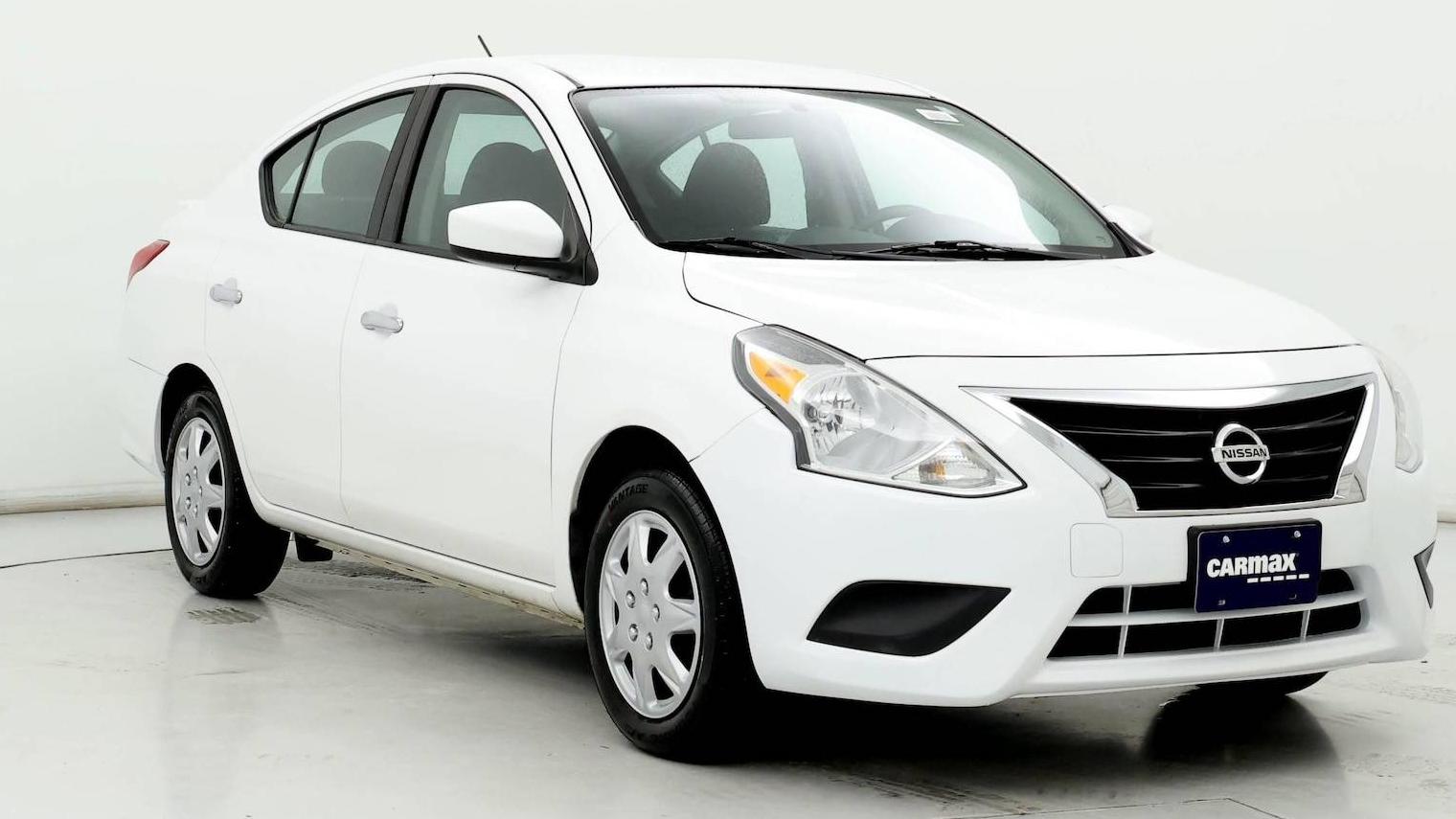 NISSAN VERSA 2018 3N1CN7AP0JL838314 image