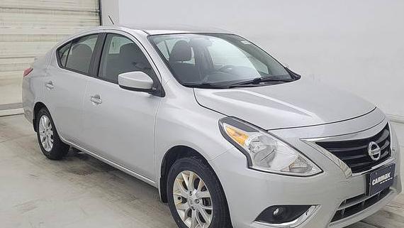 NISSAN VERSA 2018 3N1CN7AP2JL812264 image
