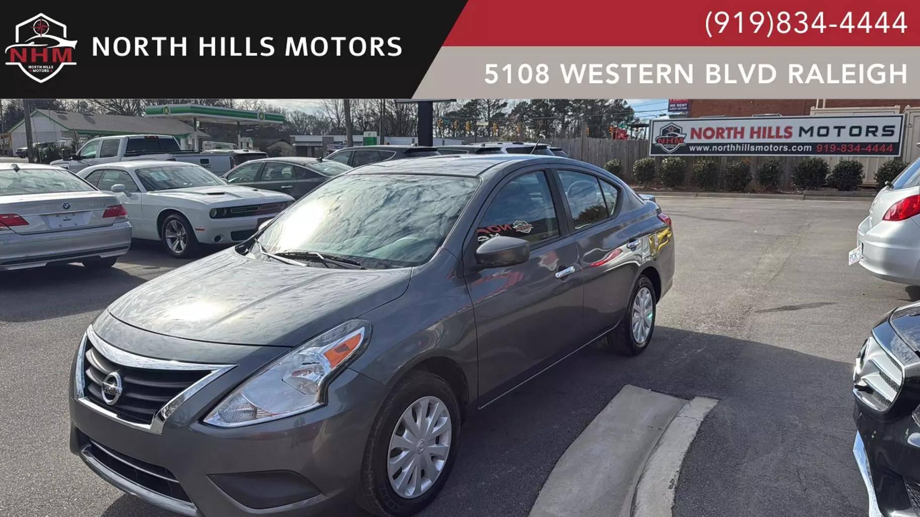 NISSAN VERSA 2018 3N1CN7APXJL884586 image