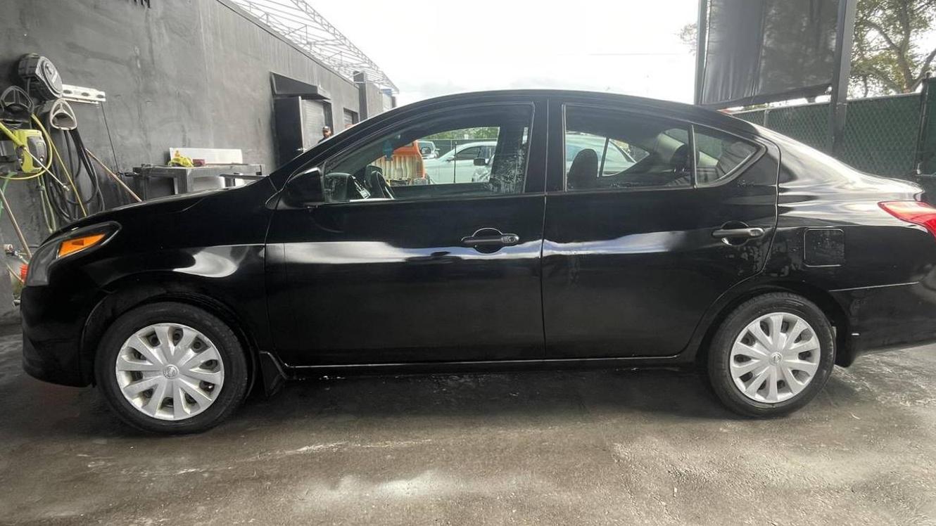 NISSAN VERSA 2017 3N1CN7AP1HL808877 image