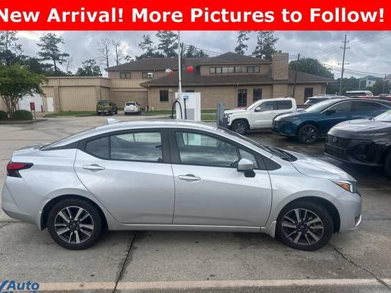 NISSAN VERSA 2024 3N1CN8EV5RL928360 image