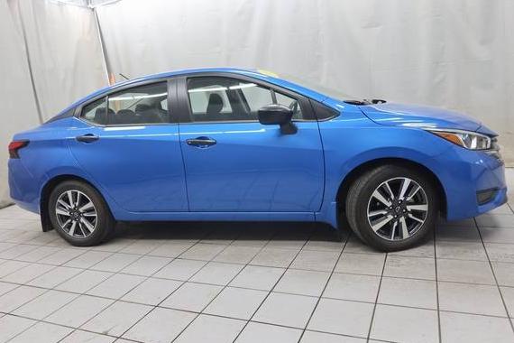 NISSAN VERSA 2024 3N1CN8DV8RL820817 image