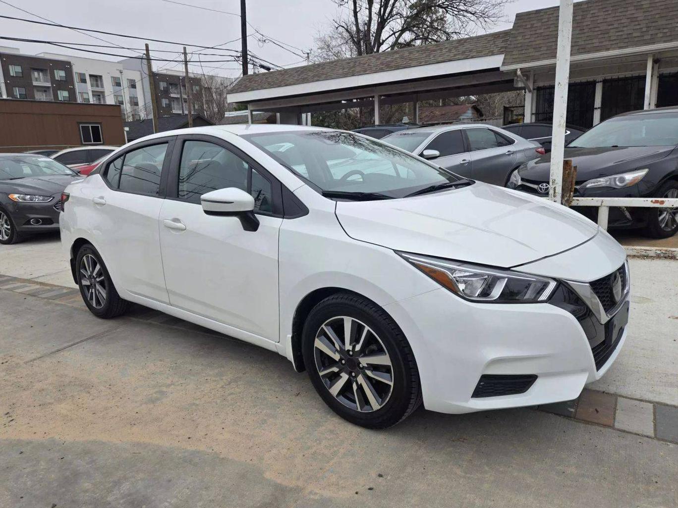 NISSAN VERSA 2020 3N1CN8EV0LL844938 image