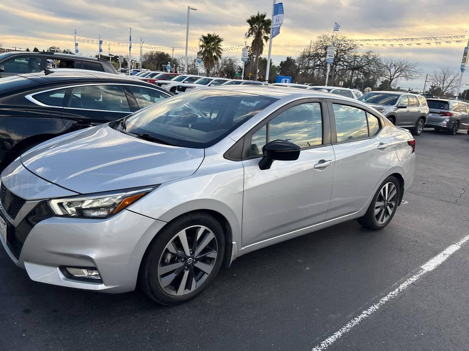 NISSAN VERSA 2020 3N1CN8FV2LL834426 image