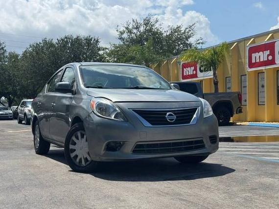 NISSAN VERSA 2013 3N1CN7AP2DL884604 image