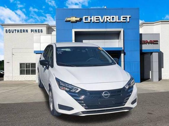 NISSAN VERSA 2025 3N1CN8DV8SL822590 image