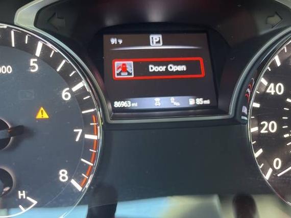 NISSAN PATHFINDER 2018 5N1DR2MNXJC659837 image