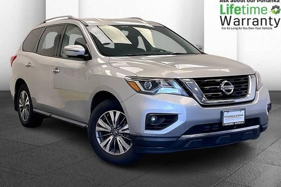 NISSAN PATHFINDER 2017 5N1DR2MMXHC605293 image