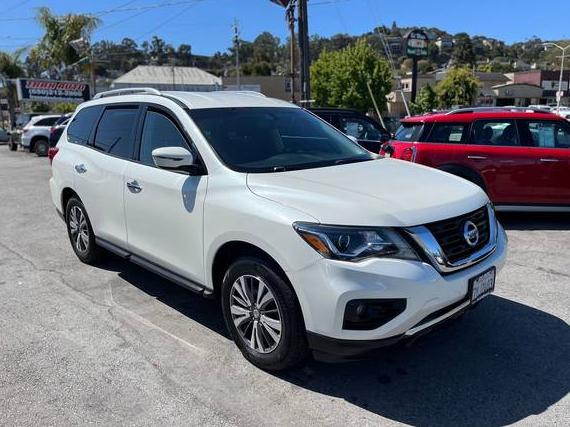 NISSAN PATHFINDER 2017 5N1DR2MM9HC681748 image